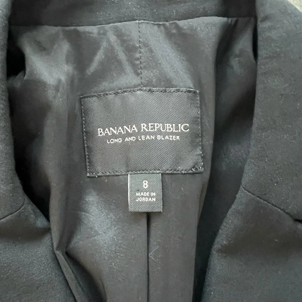 Banana Republic Black Long and Lean Blazer, Size 8 - Picture 2 of 4